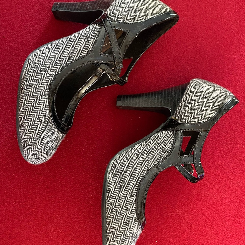 Black and gray heels